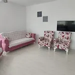 Koepruebasi Aile Apartment