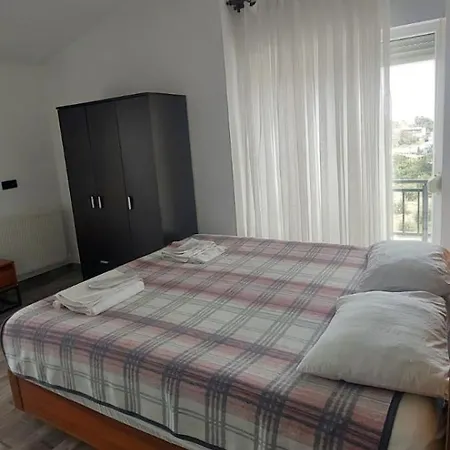 Apartment Koepruebasi Aile