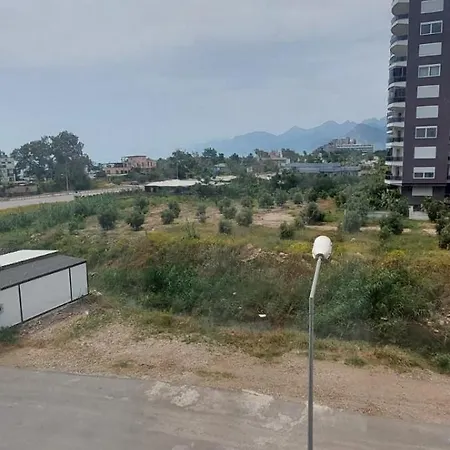 Apartment Koepruebasi Aile