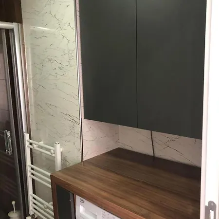 Apartment Koepruebasi Aile *