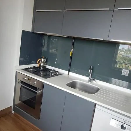 Koepruebasi Aile アパート *