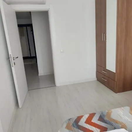 아파트 Koepruebasi Aile